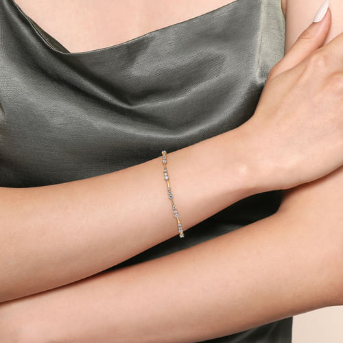 14K Yellow Gold Graduated Diamond Station Tennis Bracelet