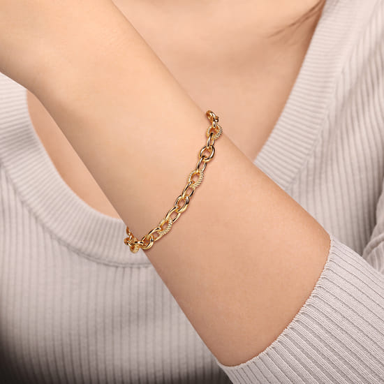 14K Yellow Gold Hollow Tube Bujukan Link Bracelet angle 3
