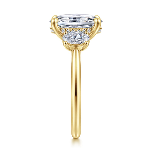 14K Yellow Gold Oval Three Stone Diamond Engagement Ring 14K Yellow Gold Oval Three Stone Diamond Engagement Ring