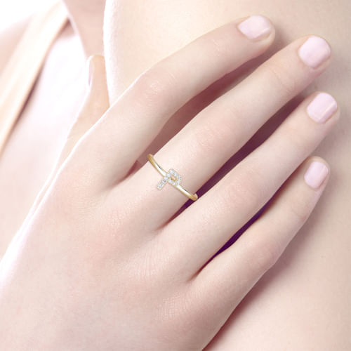 14K Yellow Gold Pavé Diamond Uppercase P Initial Ring