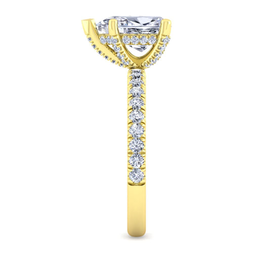 14K Yellow Gold Pear Shape Diamond Engagement Ring