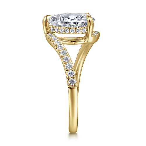 14K Yellow Gold Pear Shape Halo Diamond Engagement Ring