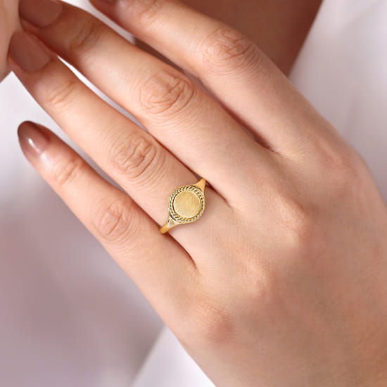 14K Yellow Gold Round Signet Ring with Twisted Rope Frame angle 5