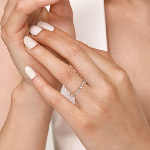 14K Yellow Gold Single Prong Diamond Anniversary Band