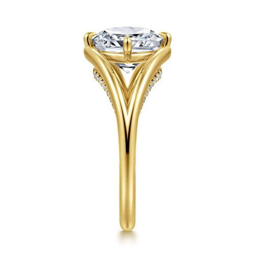 14K Yellow Gold Split Shank Compass Prong Cushion Cut Diamond Engagement Ring