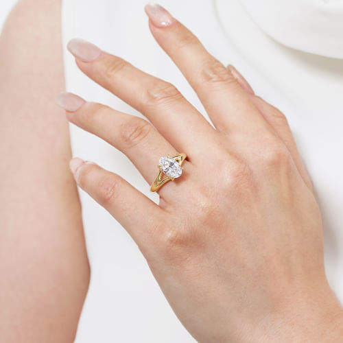 14K Yellow Gold Split Shank Oval Diamond Engagement Ring