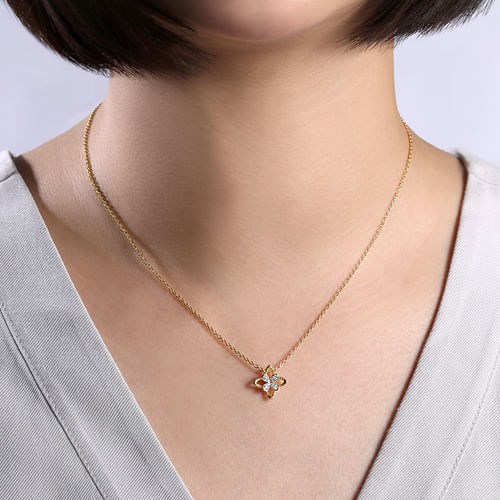 14K Yellow Gold Twisted Rope Clover Pendant Necklace with Diamond Petals