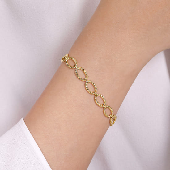 14K Yellow Gold Twisted Rope Oval Link Bracelet angle 3