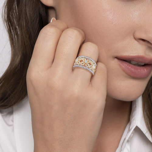 14K Yellow/White Gold Floral Openwork Wide Band Diamond Ring