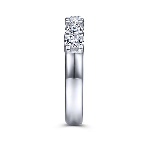 14k White Gold Round 7 Stone Diamond Anniversary Band