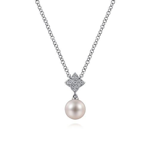 18 inch 14K White Gold Cultured Pearl and Floral Diamond Pendant Necklace