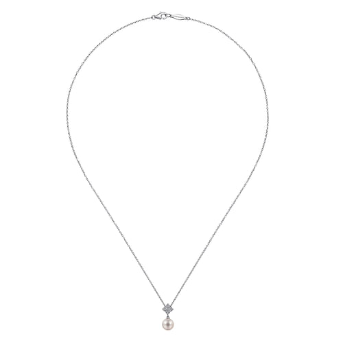 18 inch 14K White Gold Cultured Pearl and Floral Diamond Pendant Necklace