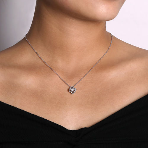 18 inch 14K White Gold Open Clover Diamond Pendant Necklace