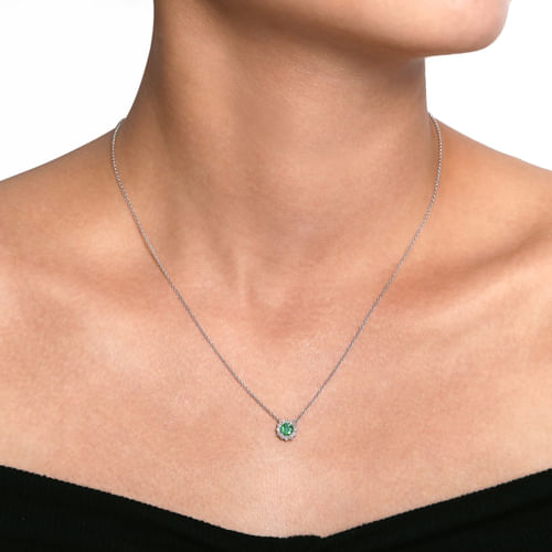 18 inch 14K White Gold Round Emerald and Diamond Halo Pendant Necklace