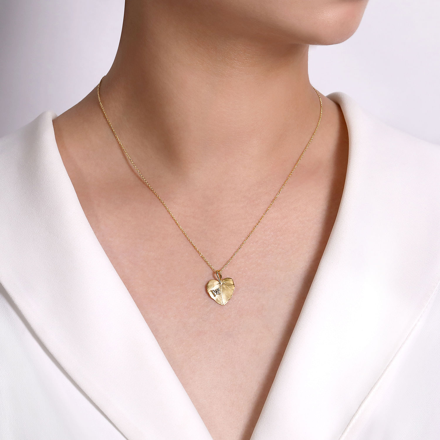 18 inch 14K Yellow Gold Diamond Leaf Pendant Necklace