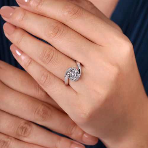 18K White Gold Bypass Round Diamond Engagement Ring