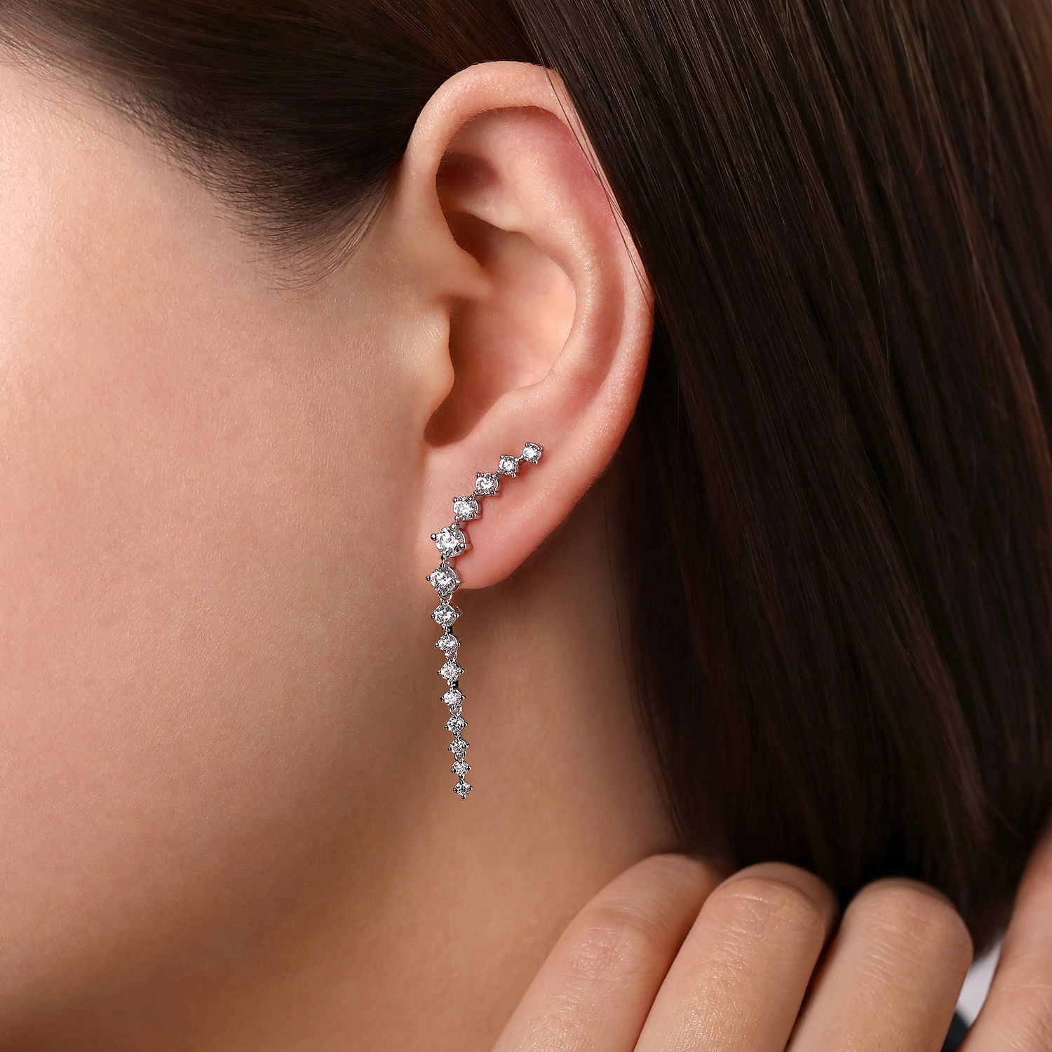 18K White Gold Curved Diamond Linear Stud Earrings