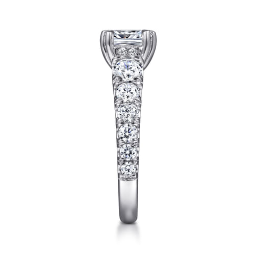 18K White Gold Cushion Cut Diamond Engagement Ring