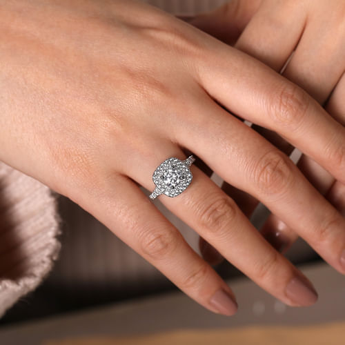 18K White Gold Cushion Double Halo Round Diamond Engagement Ring