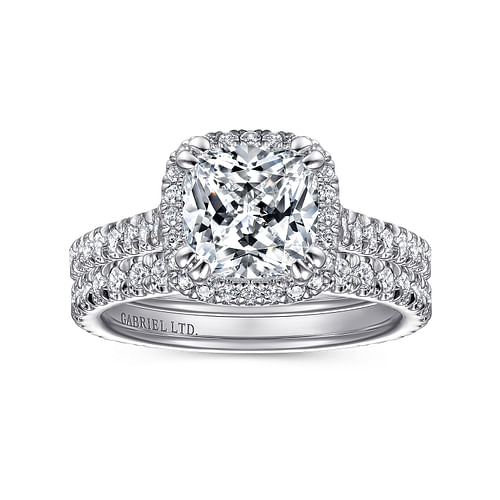 18K White Gold Cushion Halo Diamond Engagement Ring