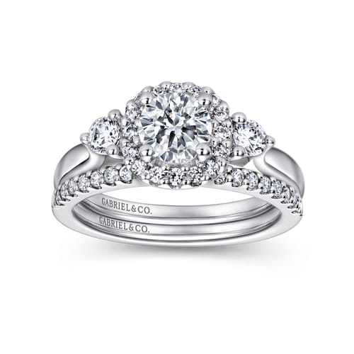 18K White Gold Cushion Halo Round Diamond Engagement Ring