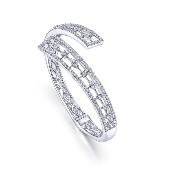 18K White Gold Diamond Pavé Bypass Bangle with Geometric Stations angle 2
