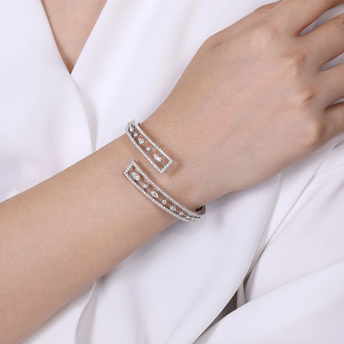 18K White Gold Diamond Pavé Bypass Bangle with Geometric Stations