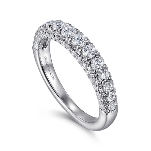 18K White Gold Diamond Wedding Band