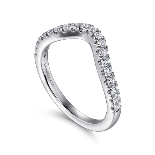 18K White Gold Diamond Wedding Band