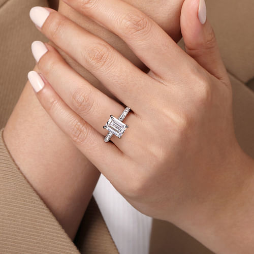 18K White Gold Emerald Cut  Diamond Engagement Ring