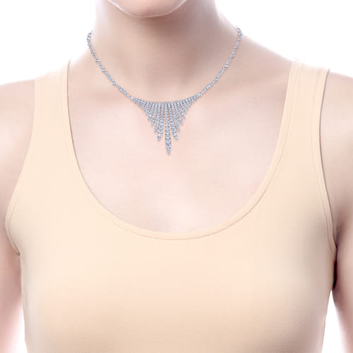 18K White Gold Graduating Diamond Bar Statement Necklace
