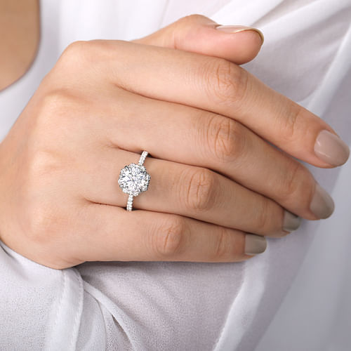 18K White Gold Octagonal Halo Round Diamond Engagement Ring