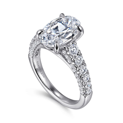 18K White Gold Oval Cut Diamond Engagement Ring