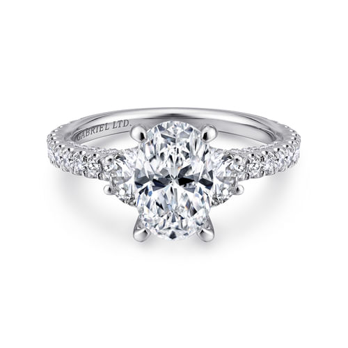 18K White Gold Oval Diamond Engagement Ring