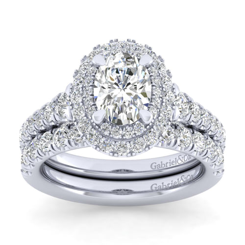 18K White Gold Oval Diamond Engagement Ring