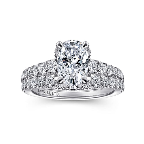 18K White Gold Oval Diamond Engagement Ring