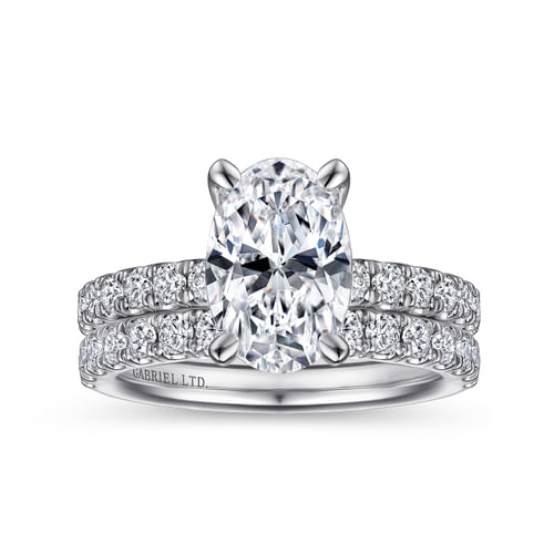 18K White Gold Oval Diamond Engagement Ring