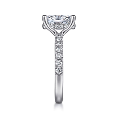18K White Gold Oval Diamond Engagement Ring