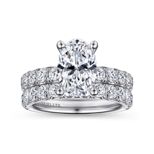 18K White Gold Oval Diamond Engagement Ring