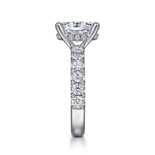 18K White Gold Oval Diamond Engagement Ring