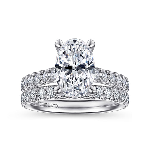 18K White Gold Oval Diamond Engagement Ring