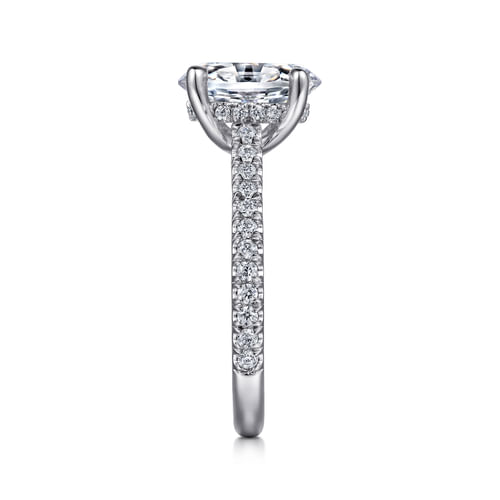18K White Gold Oval Diamond Engagement Ring