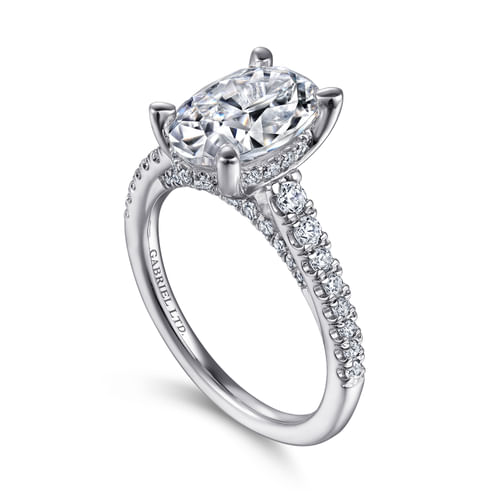18K White Gold Oval Diamond Engagement Ring