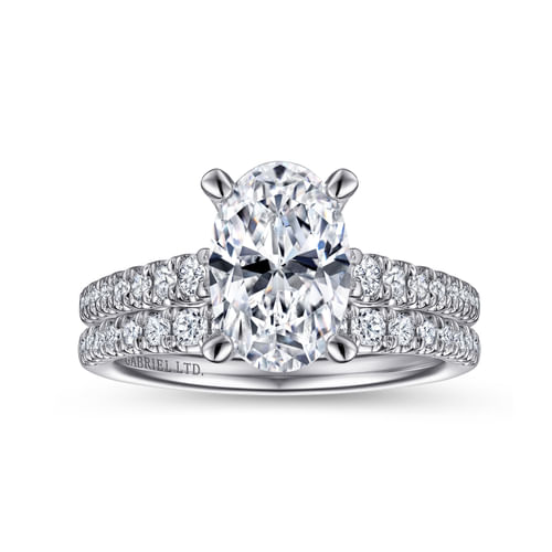18K White Gold Oval Diamond Engagement Ring