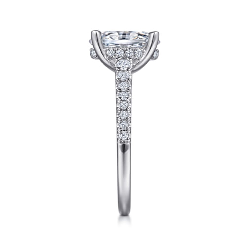 18K White Gold Oval Diamond Engagement Ring