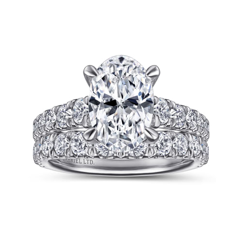 18K White Gold Oval Diamond Engagement Ring