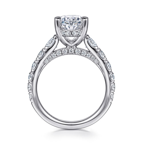 18K White Gold Oval Diamond Engagement Ring