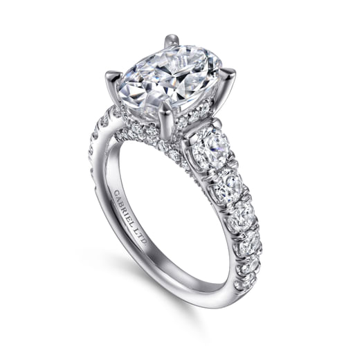 18K White Gold Oval Diamond Engagement Ring
