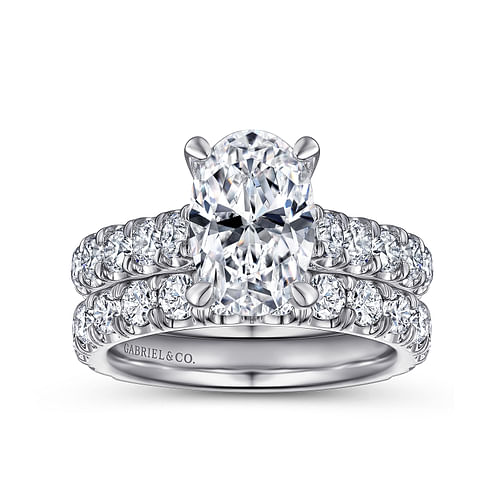 18K White Gold Oval Diamond Engagement Ring