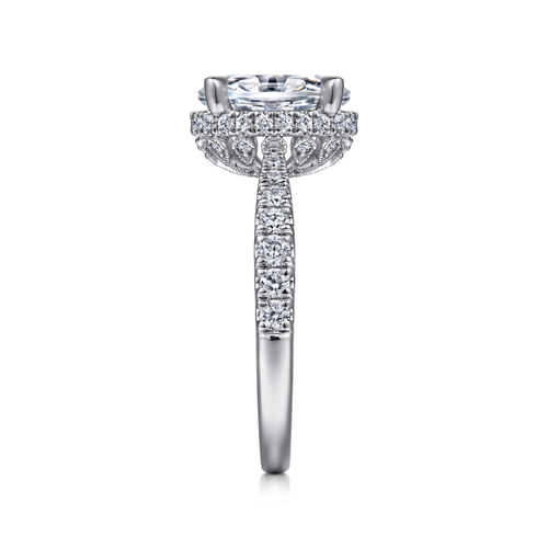 18K White Gold Oval Diamond Engagement Ring